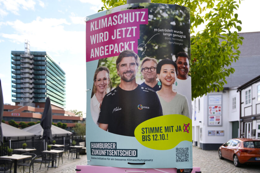 Plakatwerbung für den Volksentscheid in Hamburg am 12. Oktober 2025