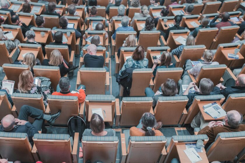 Studierende im Hörsaal